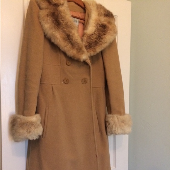 Soft cream wool long coat real rabbit fur a vintage piece in excellent condition - Picture 2 of 3